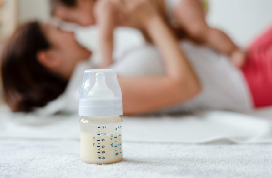 Cómo calentar la leche materna de manera segura y efectiva